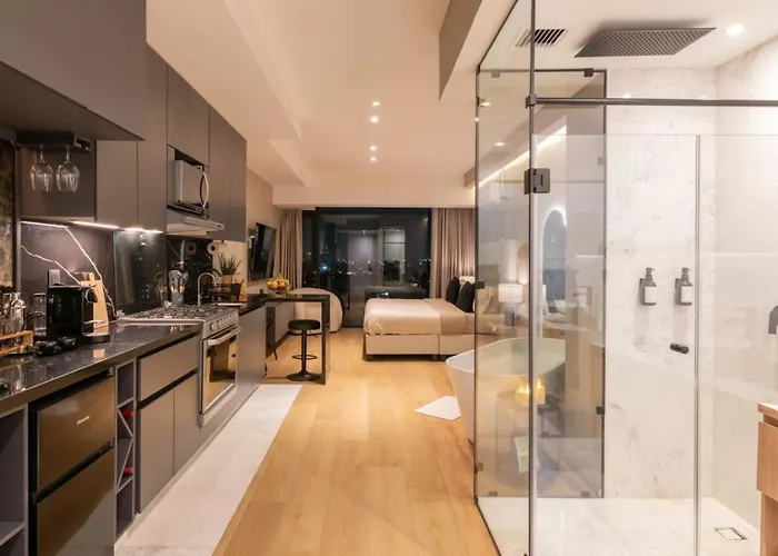 Design Rooftop Pool, Gym, Bbq Apartment *