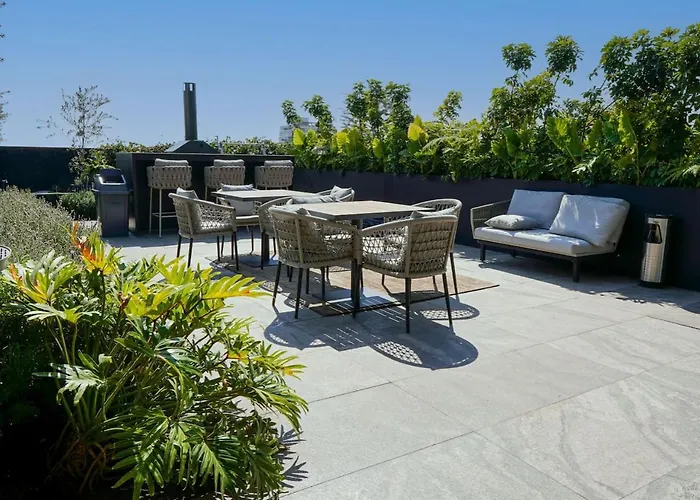Apartment Design Rooftop Pool, Gym, Bbq